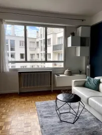Location Beau Studio Meublé Neuilly