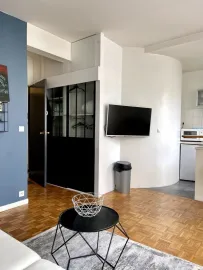 Location Beau Studio Meublé Neuilly