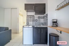 Location Nice 06300 - Charmant studio lumineux avec terrasse quartier Riquier