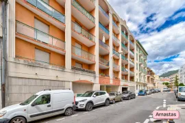 Location Nice 06300 - Charmant studio lumineux avec terrasse quartier Riquier