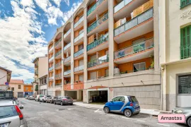 Location Nice 06300 - Charmant studio lumineux avec terrasse quartier Riquier