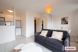 Location Studio meublé avec terrasse et parking - Arrêt Mermoz
