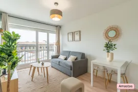 Location Studio rénové et meublé - Saint Genes 133983