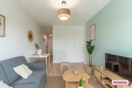 Location Studio rénové et meublé - Saint Genes 133983