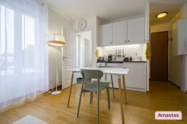 Location Studio rénové et meublé