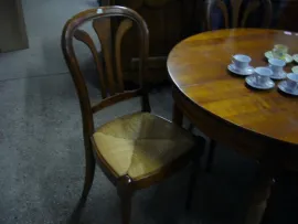 Meubles Table et 4 chaises en merisier, promotion