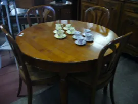 Meubles Table et 4 chaises en merisier, promotion