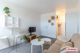 Location Studio meublé situé quartier Saint Genès - 1331009