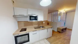 Location Charmant studio 1 pièce rénové et meublé à seulement 6 min à pied du centre ville de Lille - 1591026