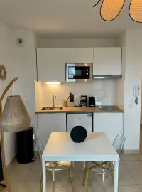 Studio rénové meublé Résidence étudiante + parking Cenon
