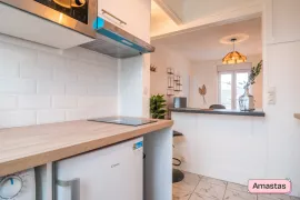Location Charmant 2 pièces meublé et refait à neuf proches commerces et grandes ecoles