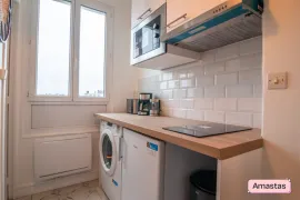 Location Charmant 2 pièces meublé et refait à neuf proches commerces et grandes ecoles
