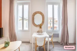 Location Studio entièrement meublé et rénové 19 m2, proche de Vauban