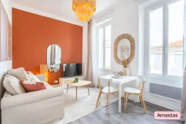 Location Studio entièrement meublé et rénové 19 m2, proche de Vauban