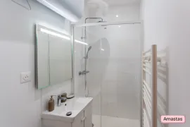 Location T1 bis rénové et meublé - Place de la Victoire