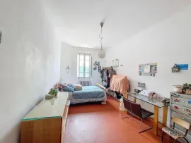Vente Exclusivité - Avignon Intramuros Zone Piétonne - 6 pièces dont quatre chambres avec place de parking privatif et grande cave