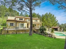 Vente **Pujaut, en campagne, Maison familiale 5 chambres 220m² habitable sur terrain arboré de 2000m²