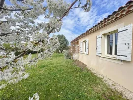 Vente MORIERES LES AVIGNON - MAISON INDEPENDANTE PLAIN PIED 7 PIECES 146 m² sur 1000 m²