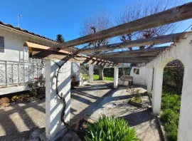 Vente Exclusivité - Avignon extra muros - Maison 4 pièces, 2 chambres - terrain de 650m² , véranda et garage