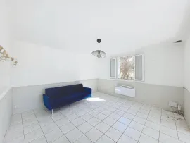 Vente Châteauneuf de Gadagne - Maison 4 pièces, 3 chambres, terrasse, jardin et garage - A RENOVER