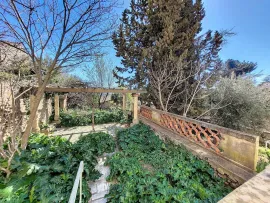 Vente Châteauneuf de Gadagne - Maison 4 pièces, 3 chambres, terrasse, jardin et garage - A RENOVER