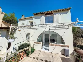 Vente Châteauneuf de Gadagne - Maison 4 pièces, 3 chambres, terrasse, jardin et garage - A RENOVER