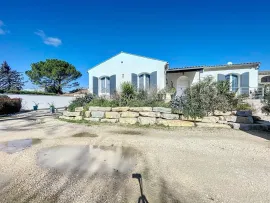 Vente Uniquement chez nous ! Avignon Ceinture Verte - Maison F6 de plain-pied avec piscine sur parcelle de 1190m²