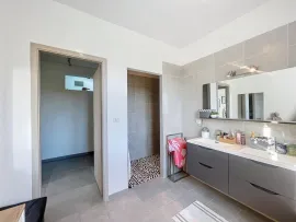 Vente Uniquement chez nous ! Avignon Ceinture Verte - Maison F6 de plain-pied avec piscine sur parcelle de 1190m²