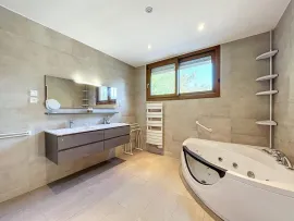 Vente VILLENEUVE LES AVIGNON - Maison160 m², 4 chambres, à pied des commerces