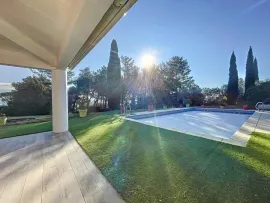Vente ROCHEFORT DU GARD - VILLA T6 242 M² SUR 5000 M² DE PARCELLE - PISCINE POOL HOUSE
