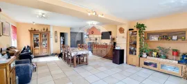 Vente Charmante Maison de 142 m² avec Terrain Piscinable de Plus de 8
