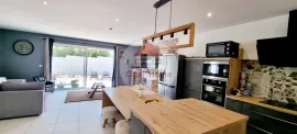 Vente Magnifique Maison Moderne de Plain-Pied avec Piscine
