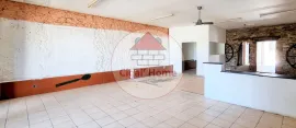 Vente Sur axe très passant, bâtisse à usage mixte commerce / habita