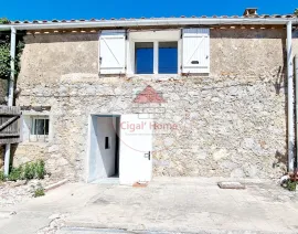 Vente Sur axe très passant, bâtisse à usage mixte commerce / habita