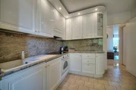 Vente Appartement 2 pièces en dernier étage à Antibes quartier Bad