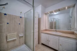 Vente Appartement 2 pièces en dernier étage à Antibes quartier Bad