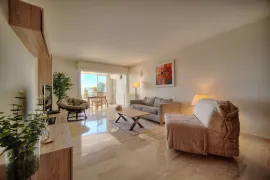 Vente Appartement 2 pièces en dernier étage à Antibes quartier Bad