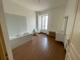 Location Appartement F4 lumineux de 120m²