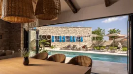 Casa Plava Barat