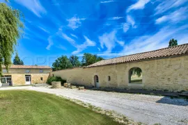 Vente BORDEAUX PROPRIETE 1300 M² EVENEMENTIEL 6,4 HA