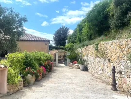 St Laurent du Var - Haut de villa 135m2 - Grandes terrasses - Dépendance - Vue mer Saint-Laurent-du-Var