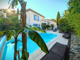 Vente Maison 4 chambres, piscine, dans résidence fermée