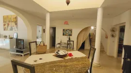 Vente BELLE VILLA AVEC PISCINE EN ZONE TOURISTIQUE