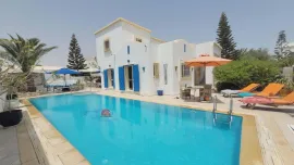 Vente BELLE VILLA AVEC PISCINE EN ZONE TOURISTIQUE