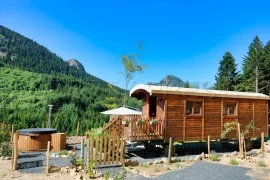 Vente ARDECHE PROPRIETE 6 HA SOURCES RIVIERE