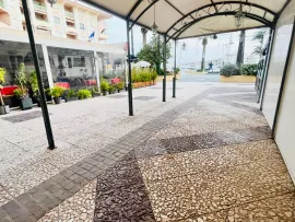 Vente Port Fréjus - Murs libres avec extraction