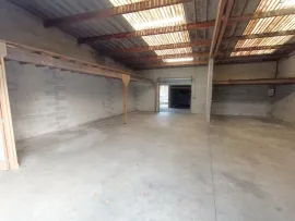 Vente Hangar spacieux 161m2 avec point d’eau