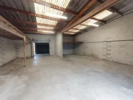 Vente Hangar spacieux 161m2 avec point d’eau