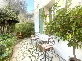 Vente LE CANNET MAIRIE Villa 8 pièce(s) 150m2 env - Terrain 557m2 - Dépendances