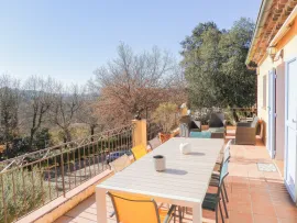 Vente Entrecasteaux, villa avec piscine et dépendances